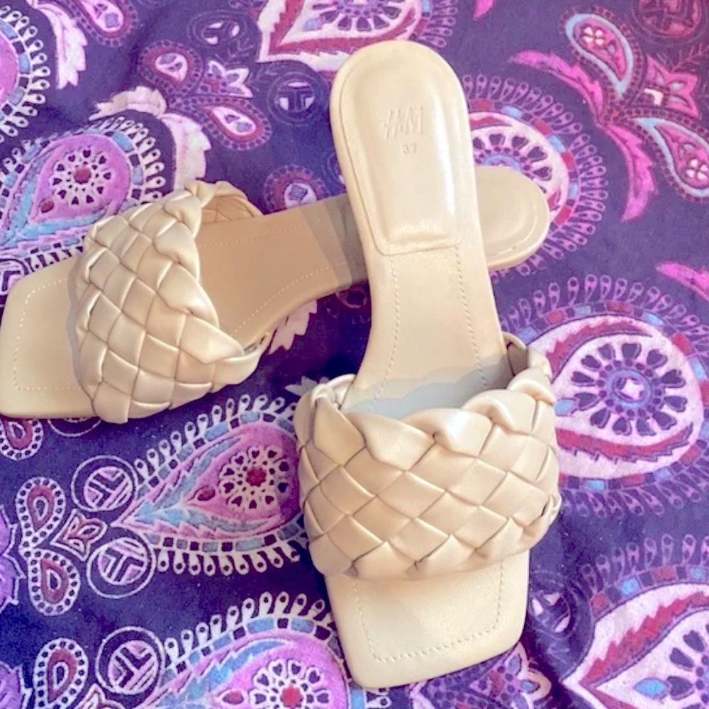 H&M quilted mid heel